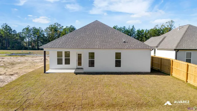 $383,990 | 10638 Deric Avenue, Denham Springs, LA 70726