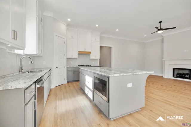 $383,990 | 10638 Deric Avenue, Denham Springs, LA 70726