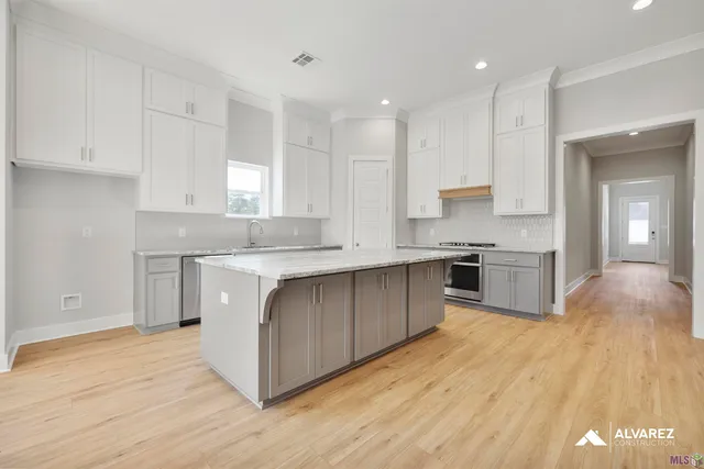 $383,990 | 10638 Deric Avenue, Denham Springs, LA 70726