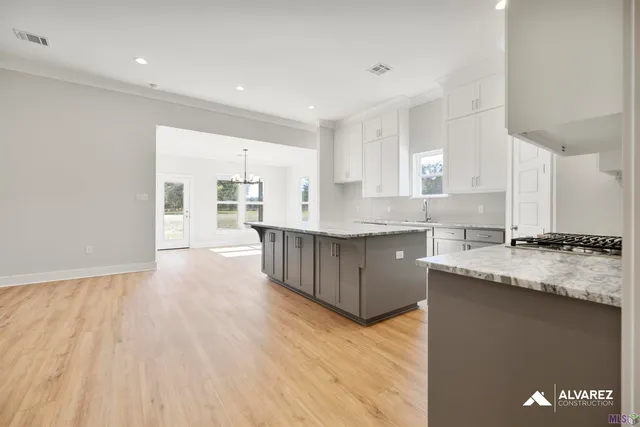 $383,990 | 10638 Deric Avenue, Denham Springs, LA 70726