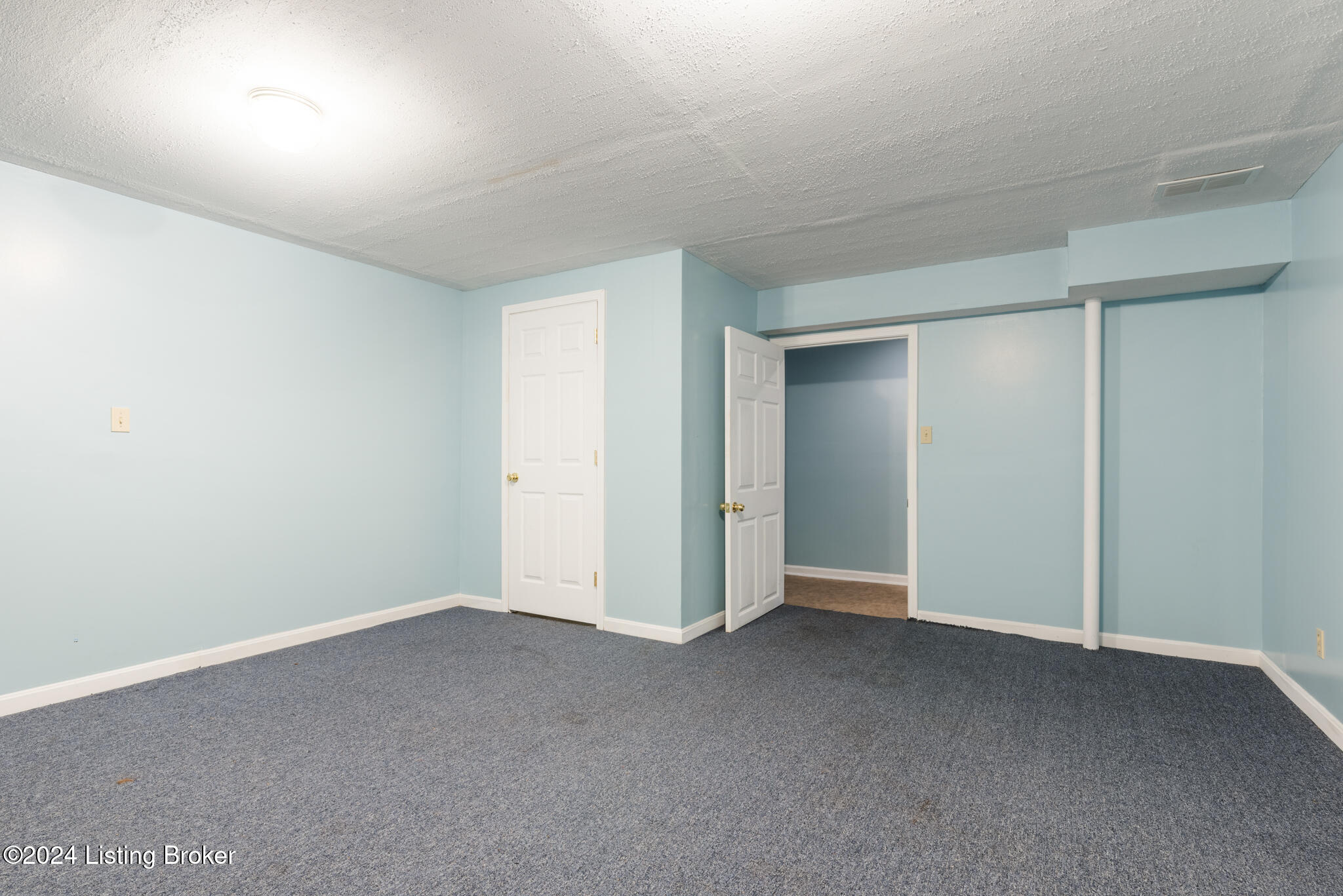 6000 Hurstview Road Louisville, KY 40291 - Photo 46 of 58 6000 Hurstview_8477