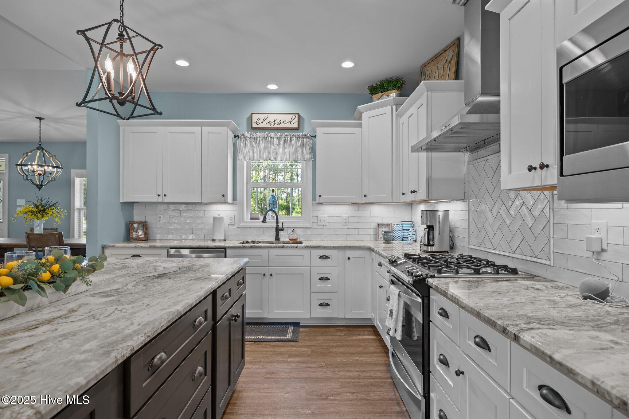 3607 Country Club Road Morehead City, NC 28557 - Photo 3 of 50 Kitchen