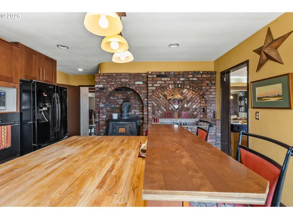 $399,000 | 24 Northeast Mt Hebron Drive, Pendleton, OR 97801