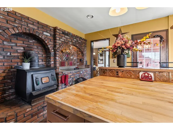 $399,000 | 24 Northeast Mt Hebron Drive, Pendleton, OR 97801