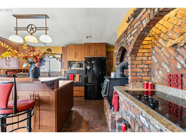 $399,000 | 24 Northeast Mt Hebron Drive, Pendleton, OR 97801