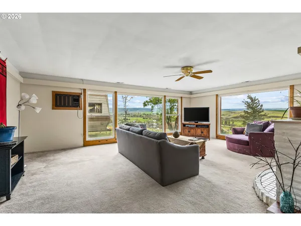 $399,000 | 24 Northeast Mt Hebron Drive, Pendleton, OR 97801