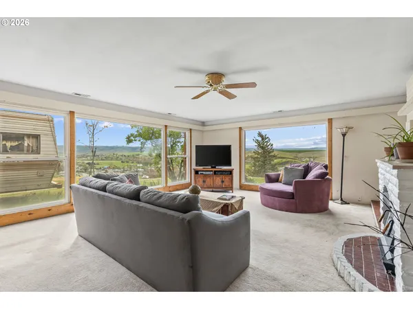 $399,000 | 24 Northeast Mt Hebron Drive, Pendleton, OR 97801