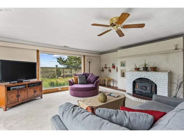 $399,000 | 24 Northeast Mt Hebron Drive, Pendleton, OR 97801