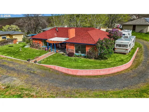 $399,000 | 24 Northeast Mt Hebron Drive, Pendleton, OR 97801