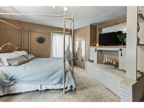 $399,000 | 24 Northeast Mt Hebron Drive, Pendleton, OR 97801