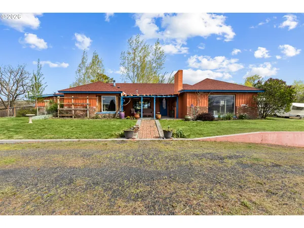 $399,000 | 24 Northeast Mt Hebron Drive, Pendleton, OR 97801