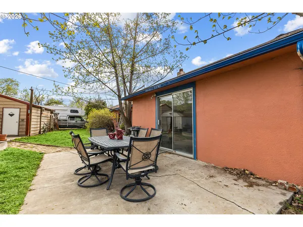 $399,000 | 24 Northeast Mt Hebron Drive, Pendleton, OR 97801