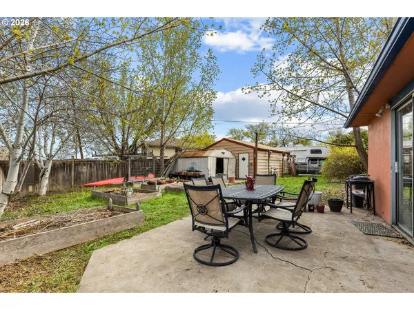 $399,000 | 24 Northeast Mt Hebron Drive, Pendleton, OR 97801