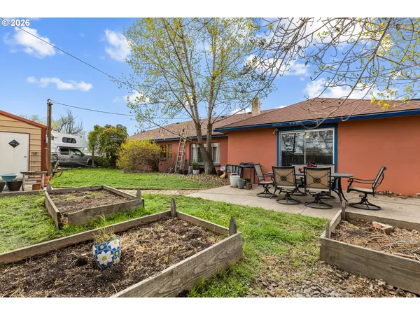 $399,000 | 24 Northeast Mt Hebron Drive, Pendleton, OR 97801