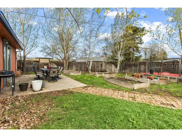 $399,000 | 24 Northeast Mt Hebron Drive, Pendleton, OR 97801