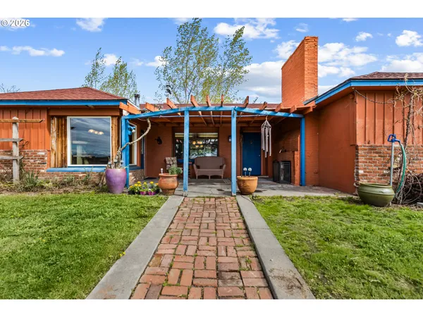 $399,000 | 24 Northeast Mt Hebron Drive, Pendleton, OR 97801