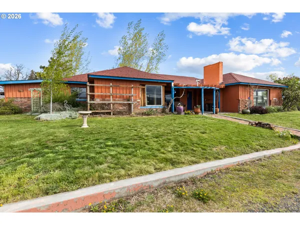 $399,000 | 24 Northeast Mt Hebron Drive, Pendleton, OR 97801