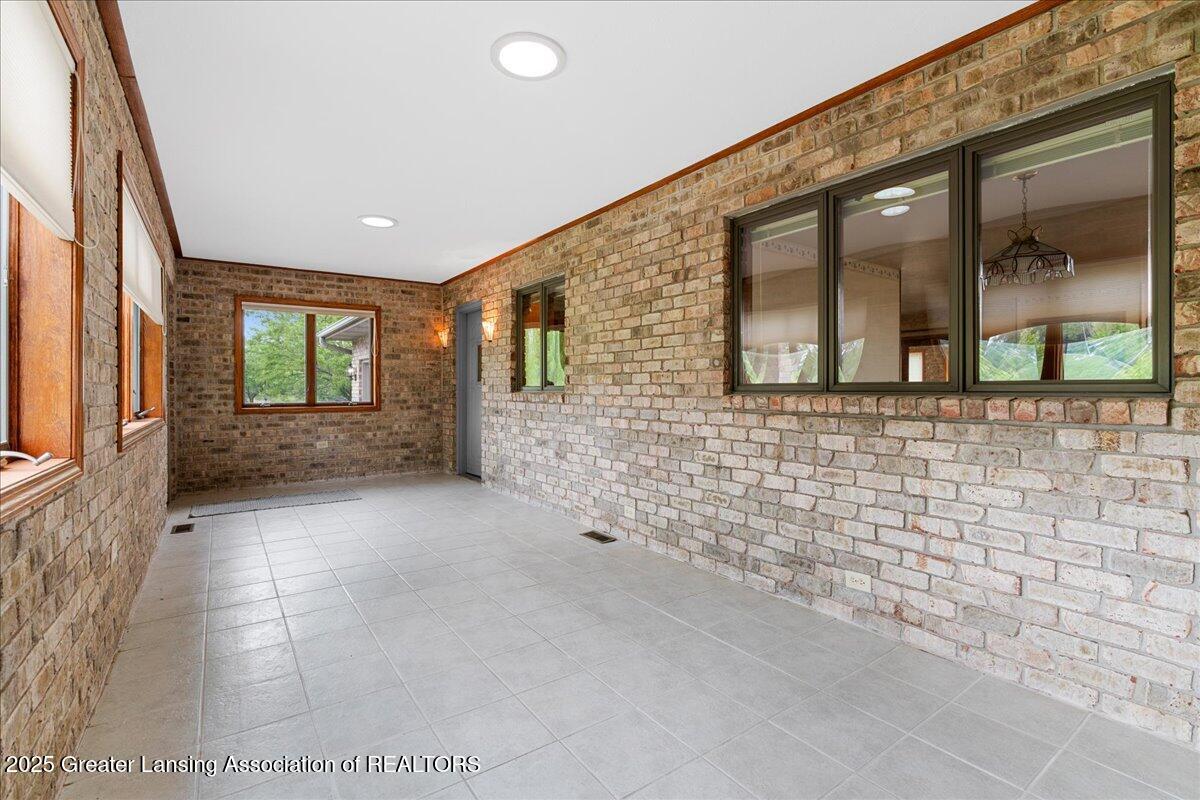 4240 Dell Road Lansing, MI 48911 - Photo 14 of 90 30-Media Jett - 22