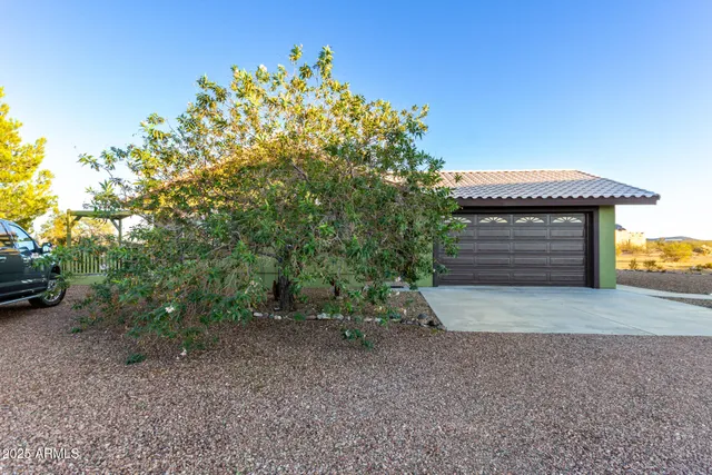 $585,000 | 48023 North 518th Avenue, Aguila, AZ 85320