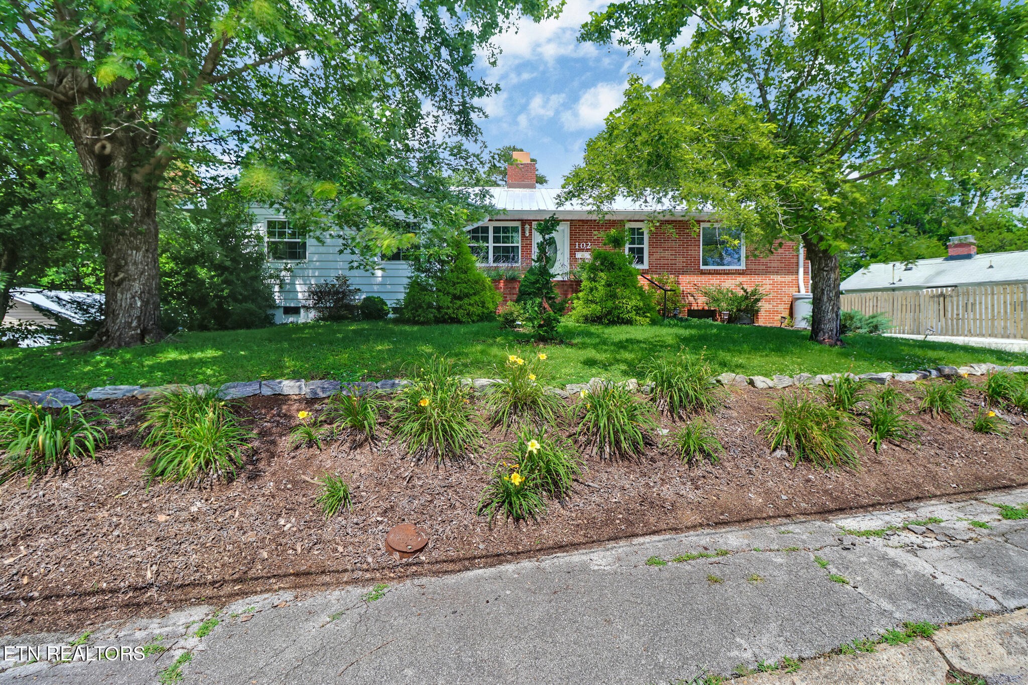 102 Tabor Road Oak Ridge, TN 37830 - Photo 1 of 37