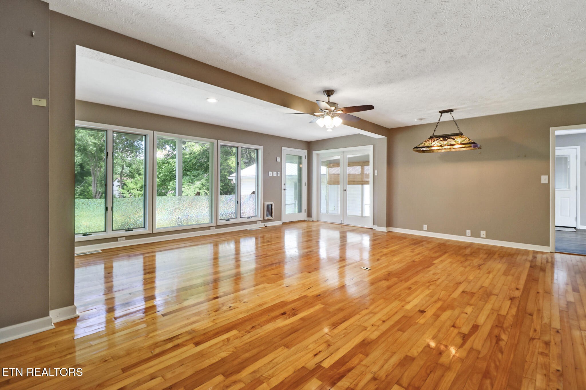 102 Tabor Road Oak Ridge, TN 37830 - Photo 11 of 37