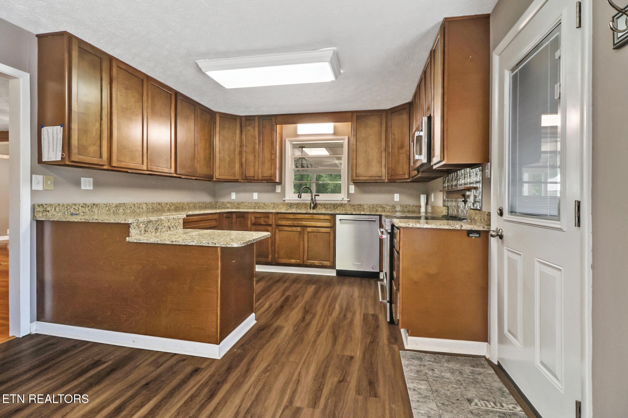 102 Tabor Road Oak Ridge, TN 37830 - Photo 14 of 37