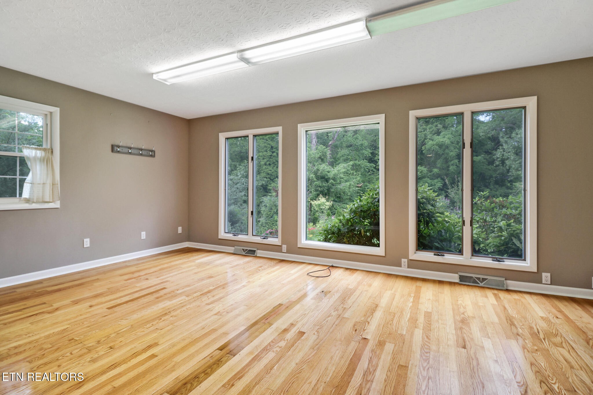102 Tabor Road Oak Ridge, TN 37830 - Photo 22 of 37