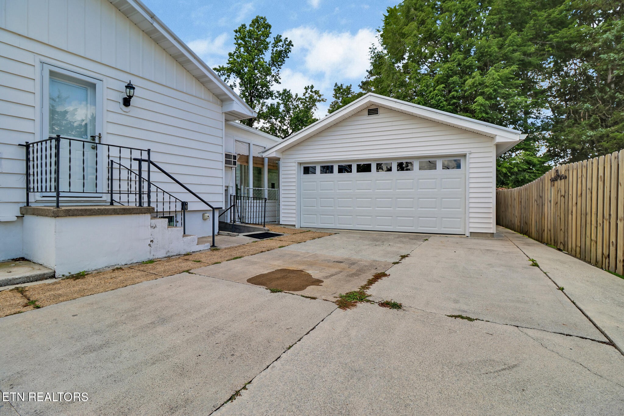 102 Tabor Road Oak Ridge, TN 37830 - Photo 6 of 37