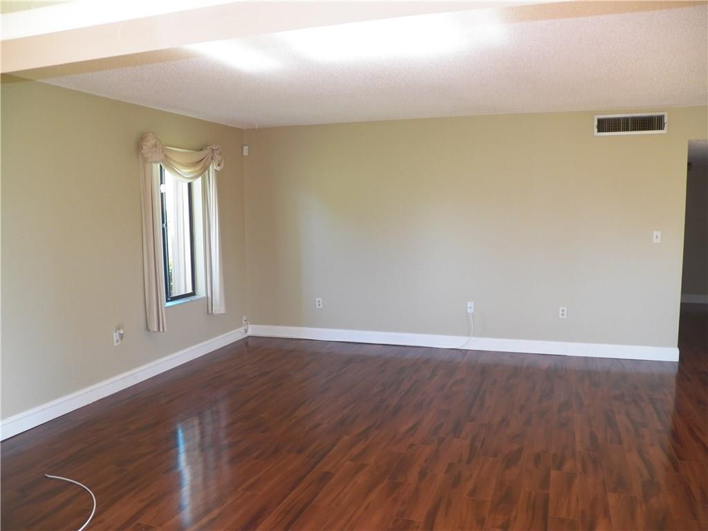 5353 Southeast Miles Grant Road, Unit F109 Stuart, FL 34997 - Photo 6 of 15 Gallery Image 6