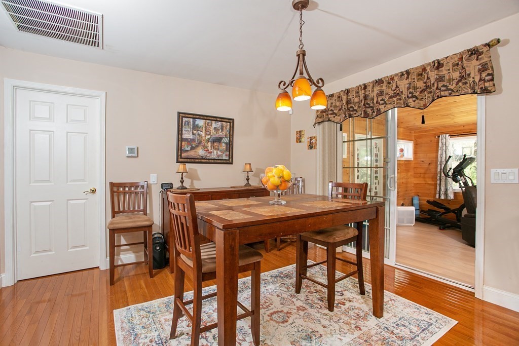 34 Mayflower Ridge Drive Wareham, MA 02571 - Photo 5 of 30