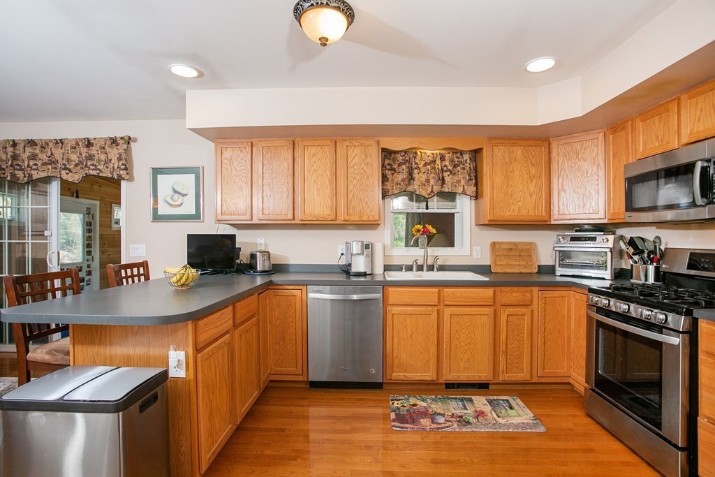 34 Mayflower Ridge Drive Wareham, MA 02571 - Photo 6 of 30