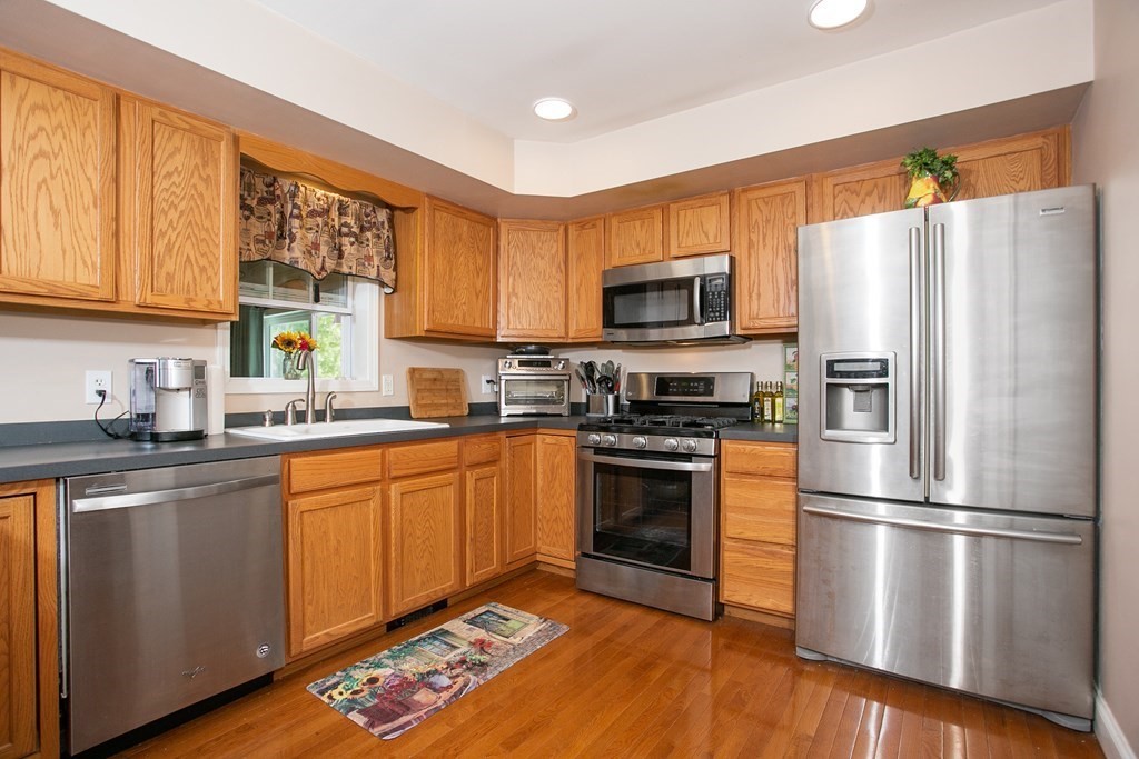 34 Mayflower Ridge Drive Wareham, MA 02571 - Photo 7 of 30
