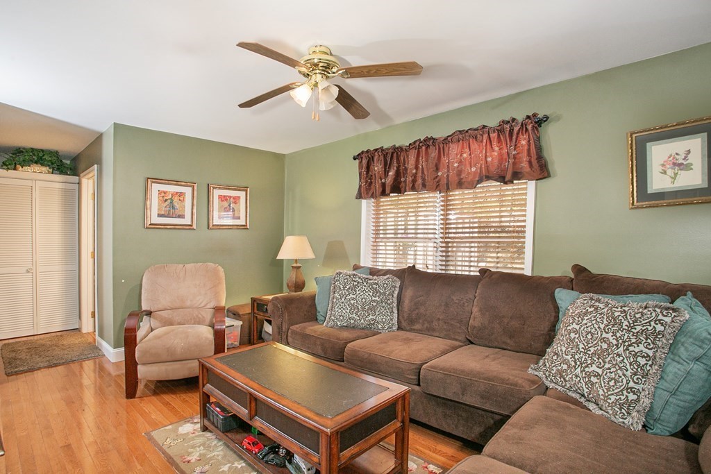 34 Mayflower Ridge Drive Wareham, MA 02571 - Photo 8 of 30