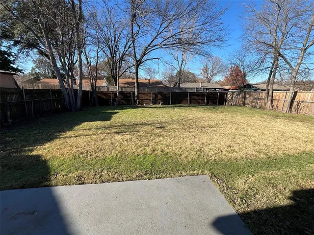 $1,900 | 525 Oxford Park, Garland, TX 75043