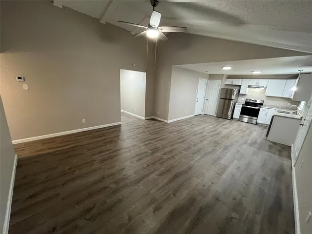 $1,900 | 525 Oxford Park, Garland, TX 75043