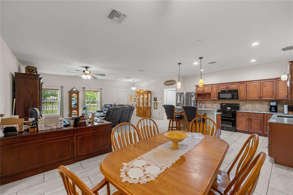 2250 Southeast 157th Lane Road Summerfield, FL 34491 - Photo 11 of 42