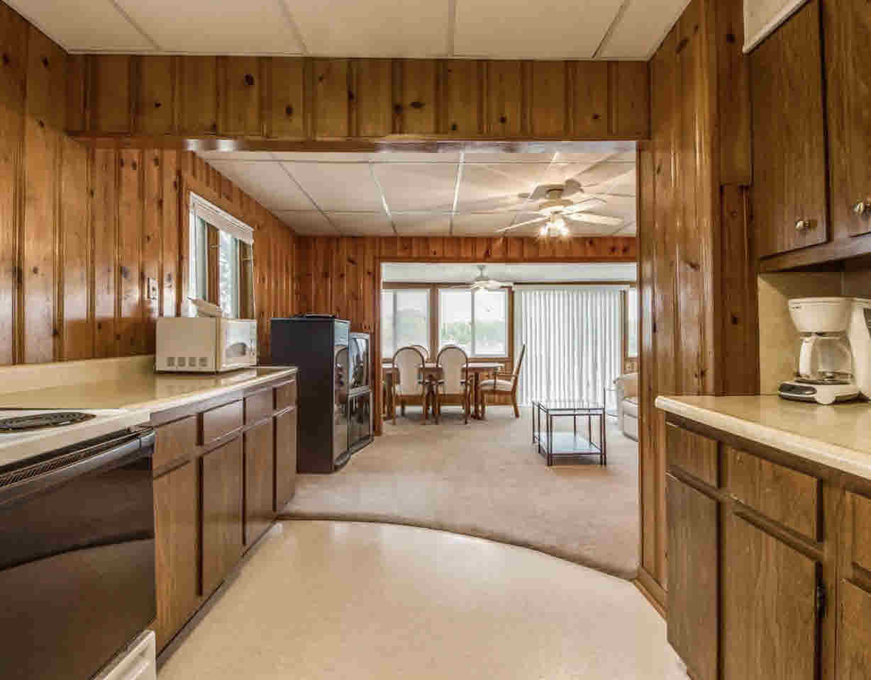6210 Bullard Road Fenton, MI 48430 - Photo 4 of 27 21321164-3.JPG