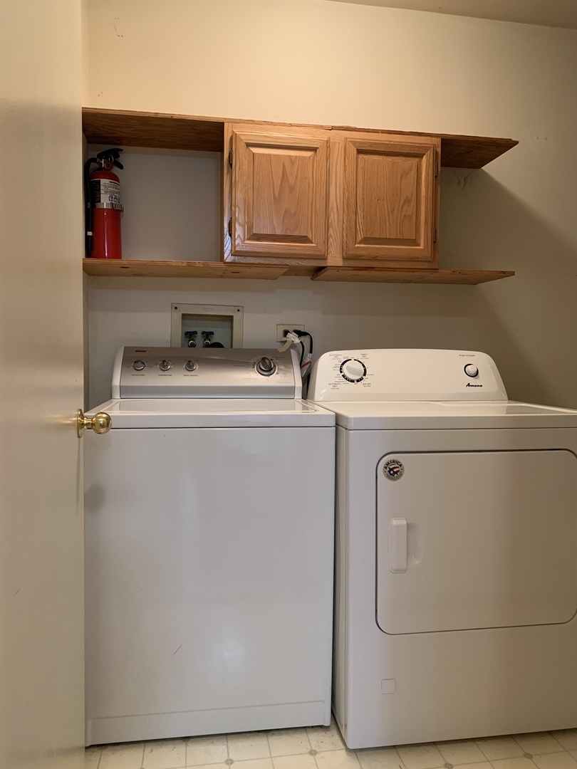 2008 North Silver Lake Road Arlington Heights, IL 60004 - Photo 17 of 17 a utility room with dryer and washer
