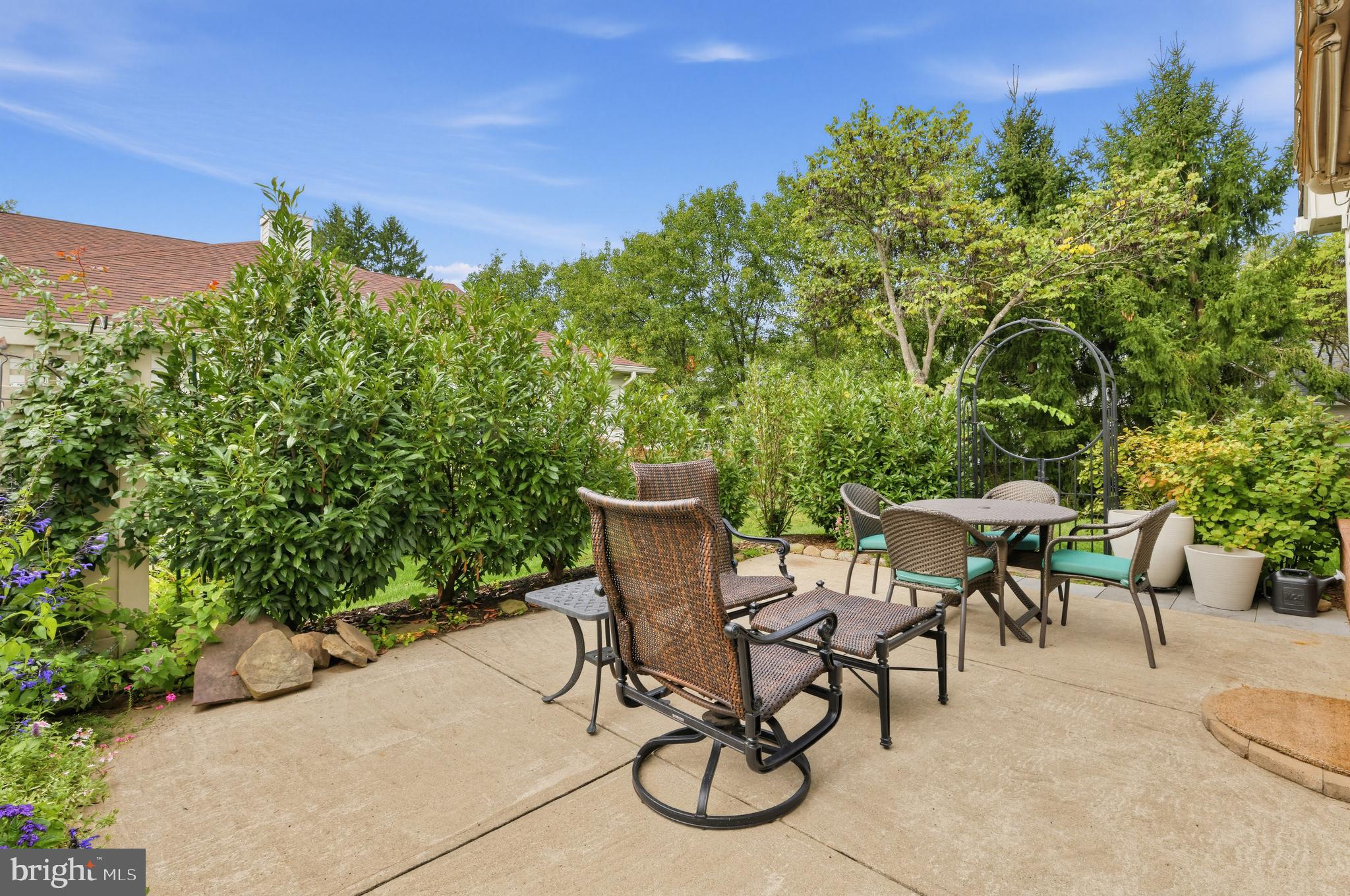 38 Hedge Row Road Princeton, NJ 08540 - Photo 23 of 25 Outdoor patio garden