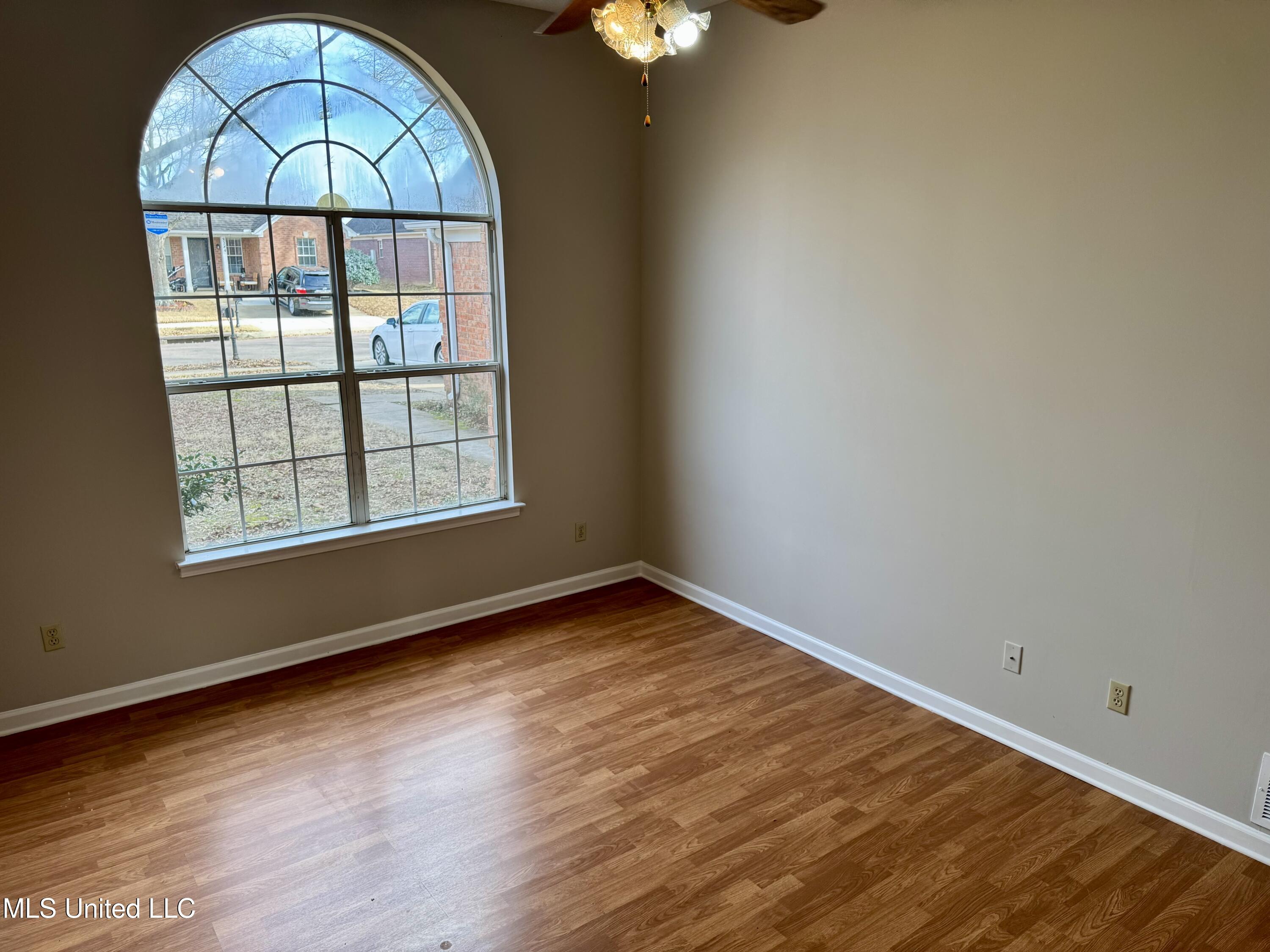 8289 Clubview Drive Olive Branch, MS 38654 - Photo 15 of 19 Photo Jan 07 2026, 1 26 06 PM