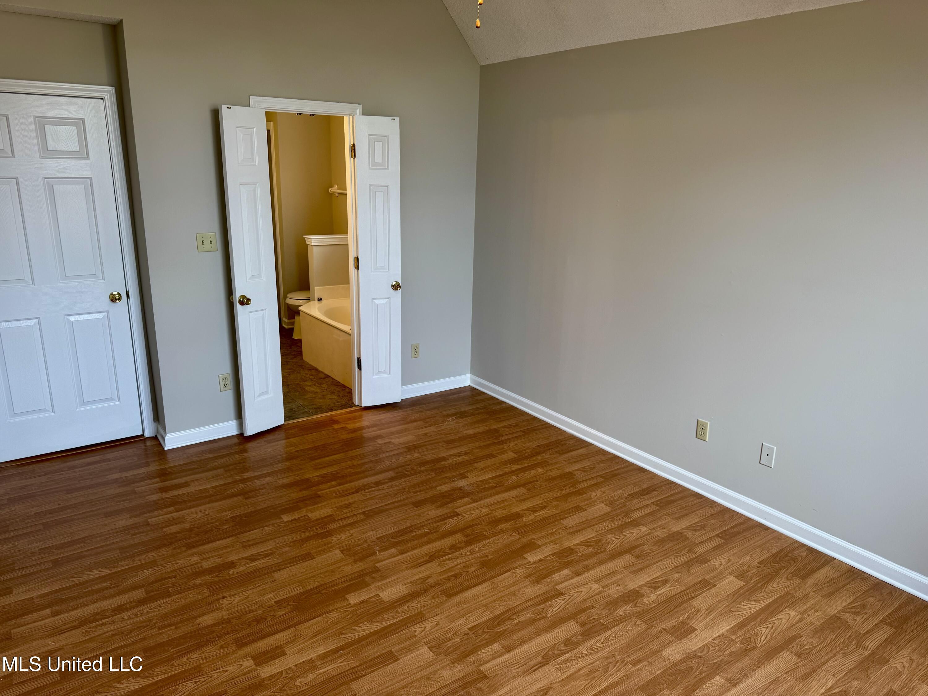 8289 Clubview Drive Olive Branch, MS 38654 - Photo 16 of 19 Photo Jan 07 2026, 1 26 25 PM