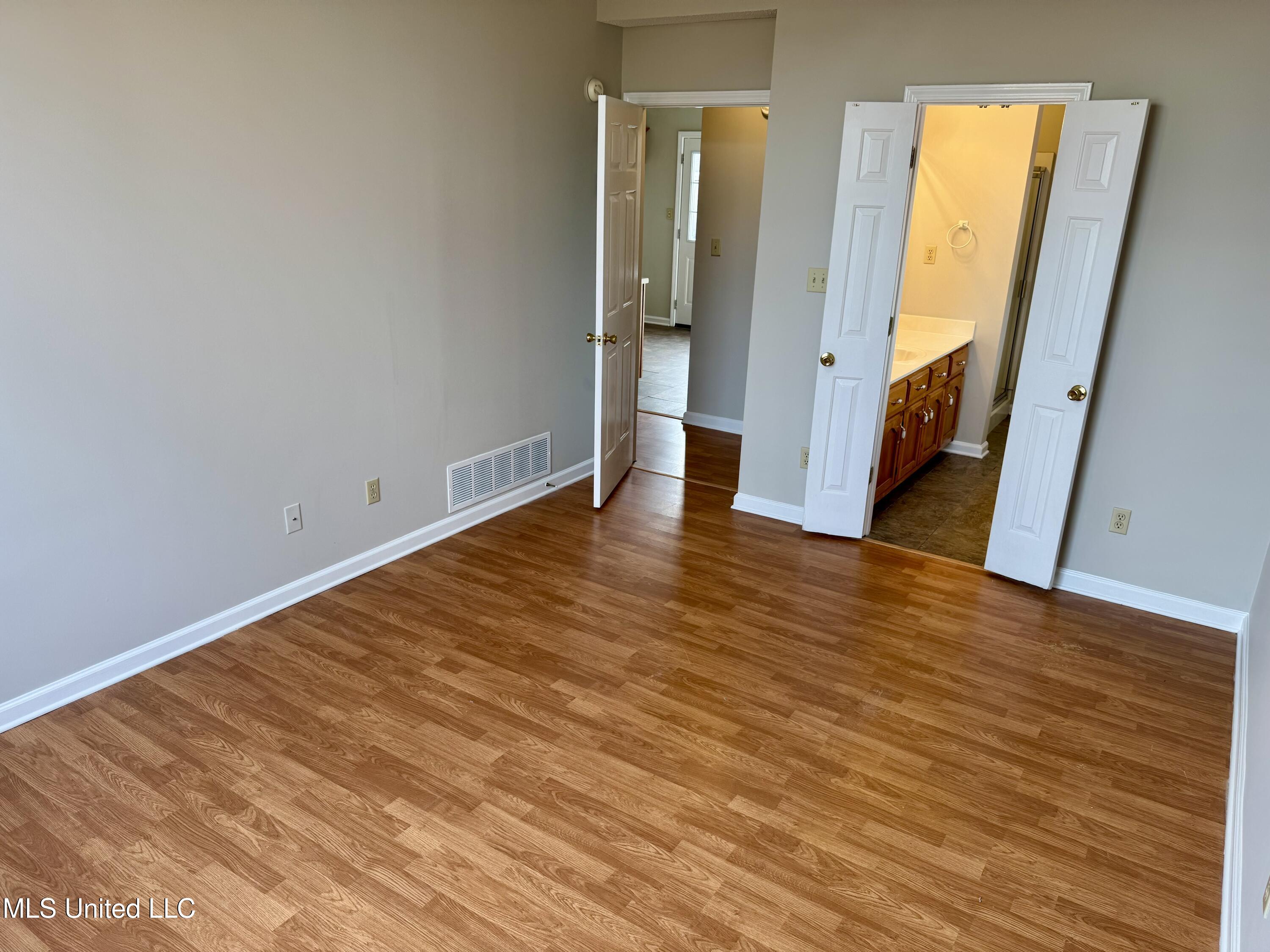 8289 Clubview Drive Olive Branch, MS 38654 - Photo 17 of 19 Photo Jan 07 2026, 1 28 06 PM