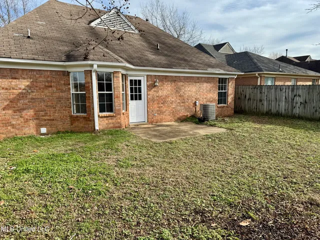 $1,695 | 8289 Clubview Drive, Olive Branch, MS 38654