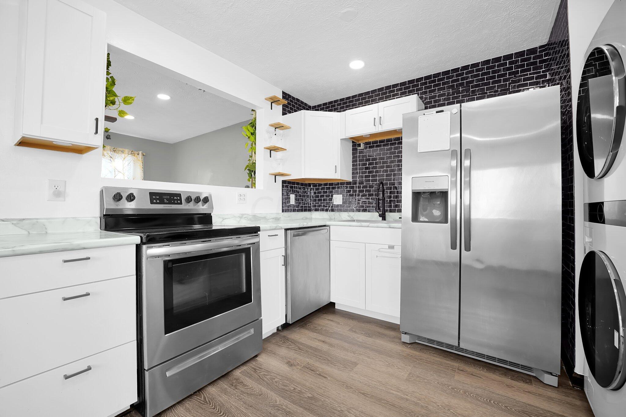 3439 Arnsby Road Columbus, OH 43232 - Photo 6 of 22 Kitchen
