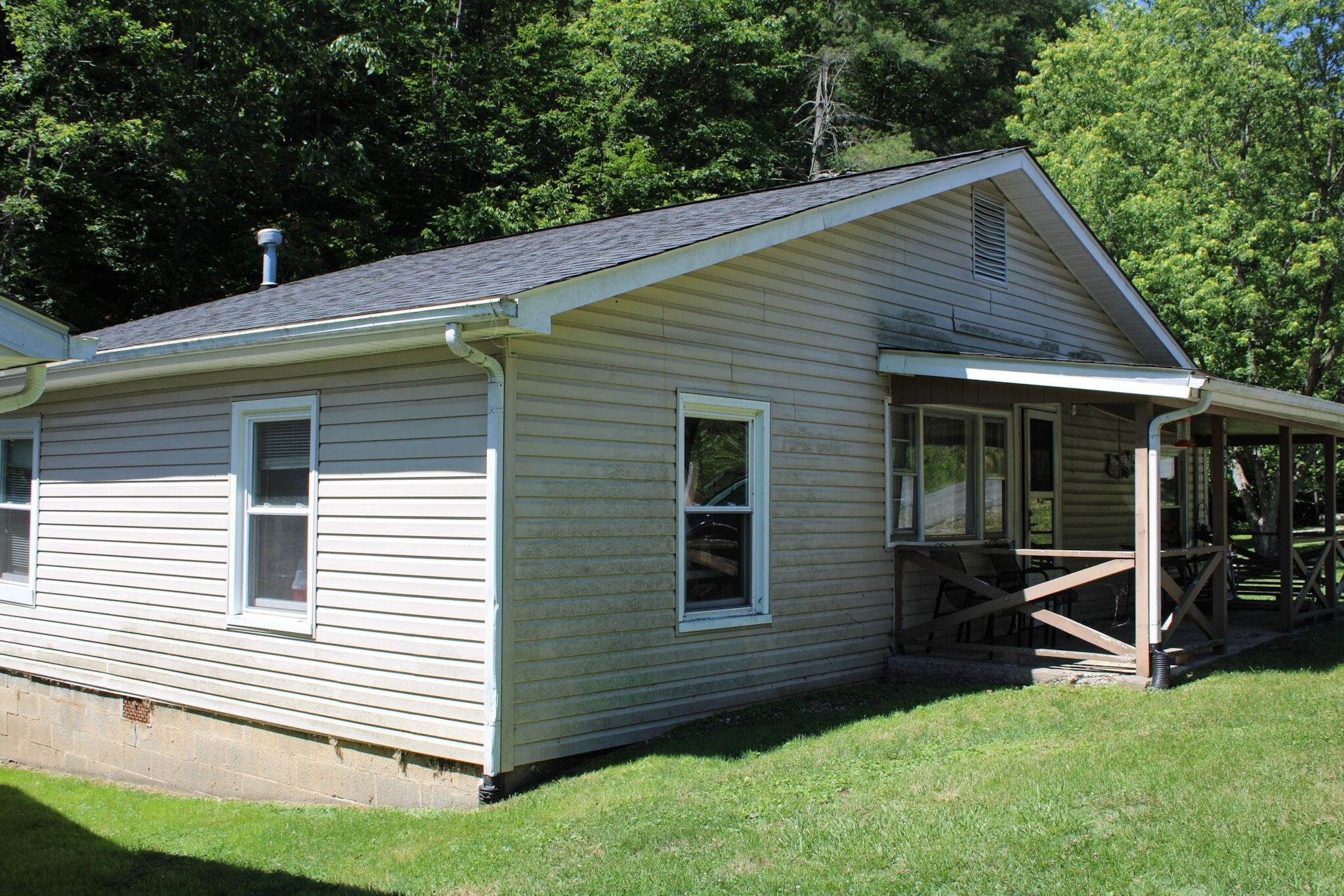 6097 Blue Ridge Turnpike Fincastle, VA 24090 - Photo 14 of 14 1000326532