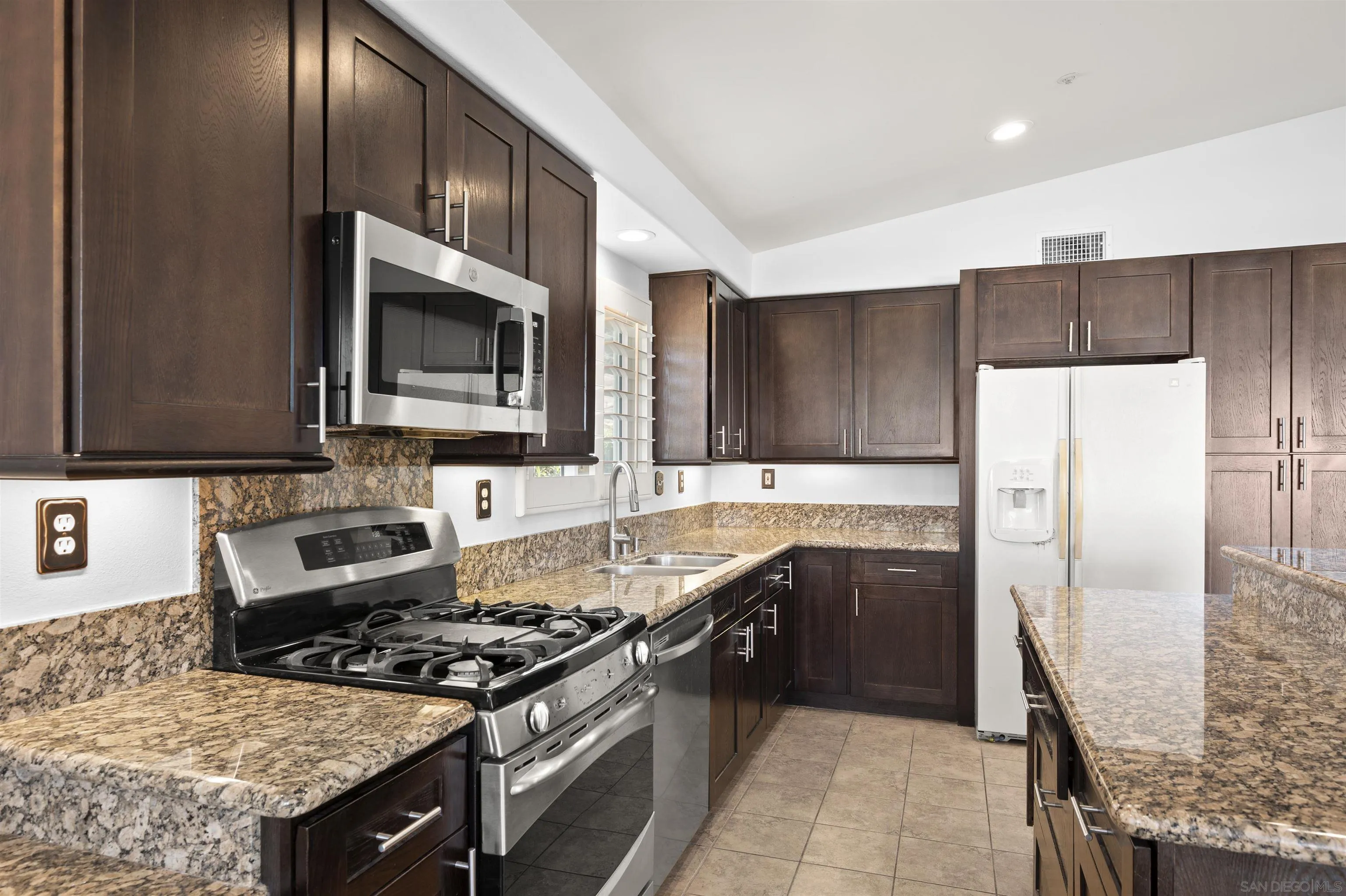 8514 Mesa Heights Road Santee, CA 92071 - Photo 15 of 45 Gallery Image 15