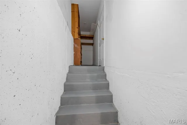 $359,000 | 2916 Mockingbird Drive, St. Charles, MO 63301