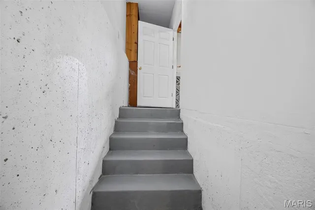 $359,000 | 2916 Mockingbird Drive, St. Charles, MO 63301