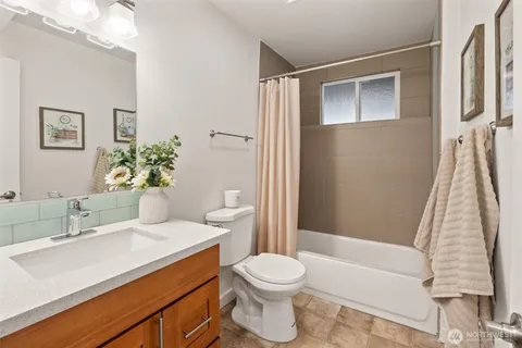 $1,050,000 | 15601 125th Place Northeast, Woodinville, WA 98072