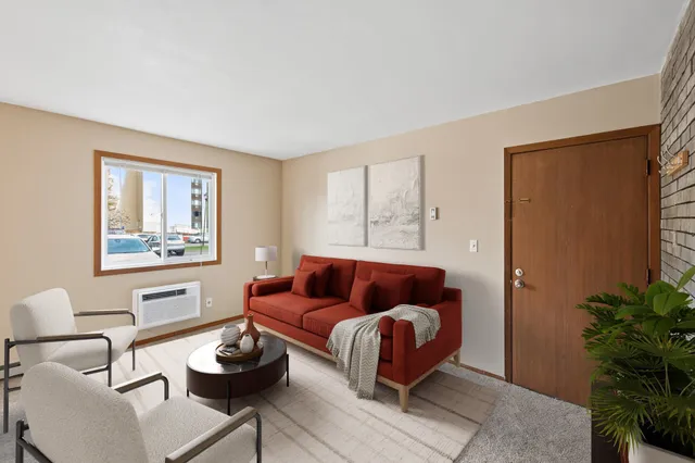 $129,900 | 14861 58th Street North, Unit A2, Oak Park Heights, MN 55082